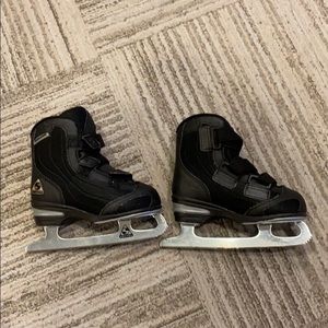 Toddler Ice Skates in black
